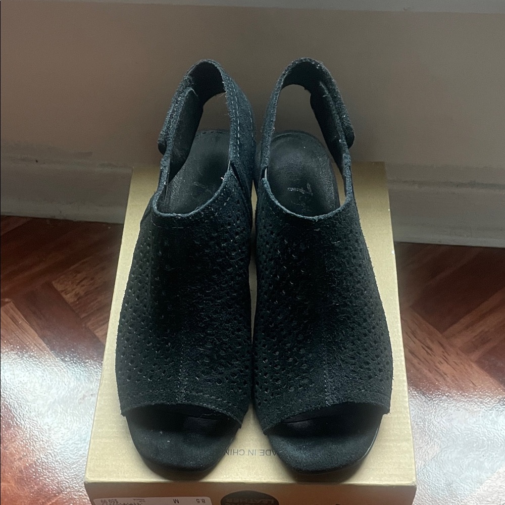 Vintage 7 Eight Elegant Black Women's Sandals size 8.5